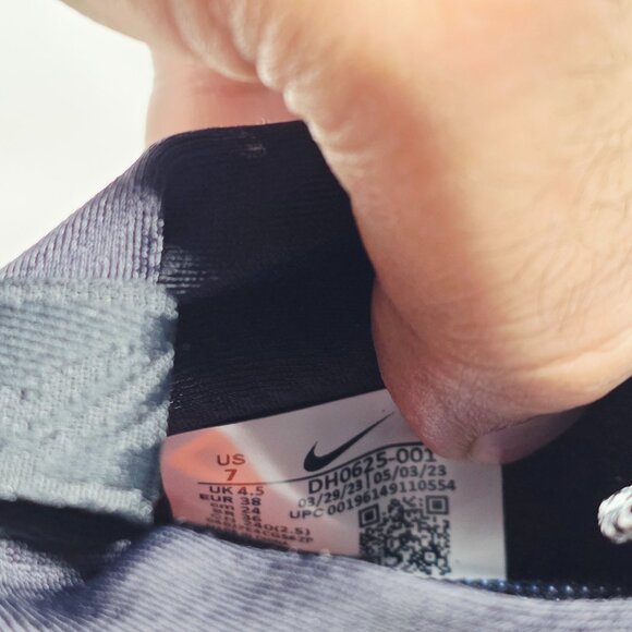 Nike Wmns  ZoomX Zegama Trail 'Black White'  DH0625-001 Size 7 NWOB - Picture 8 of 8